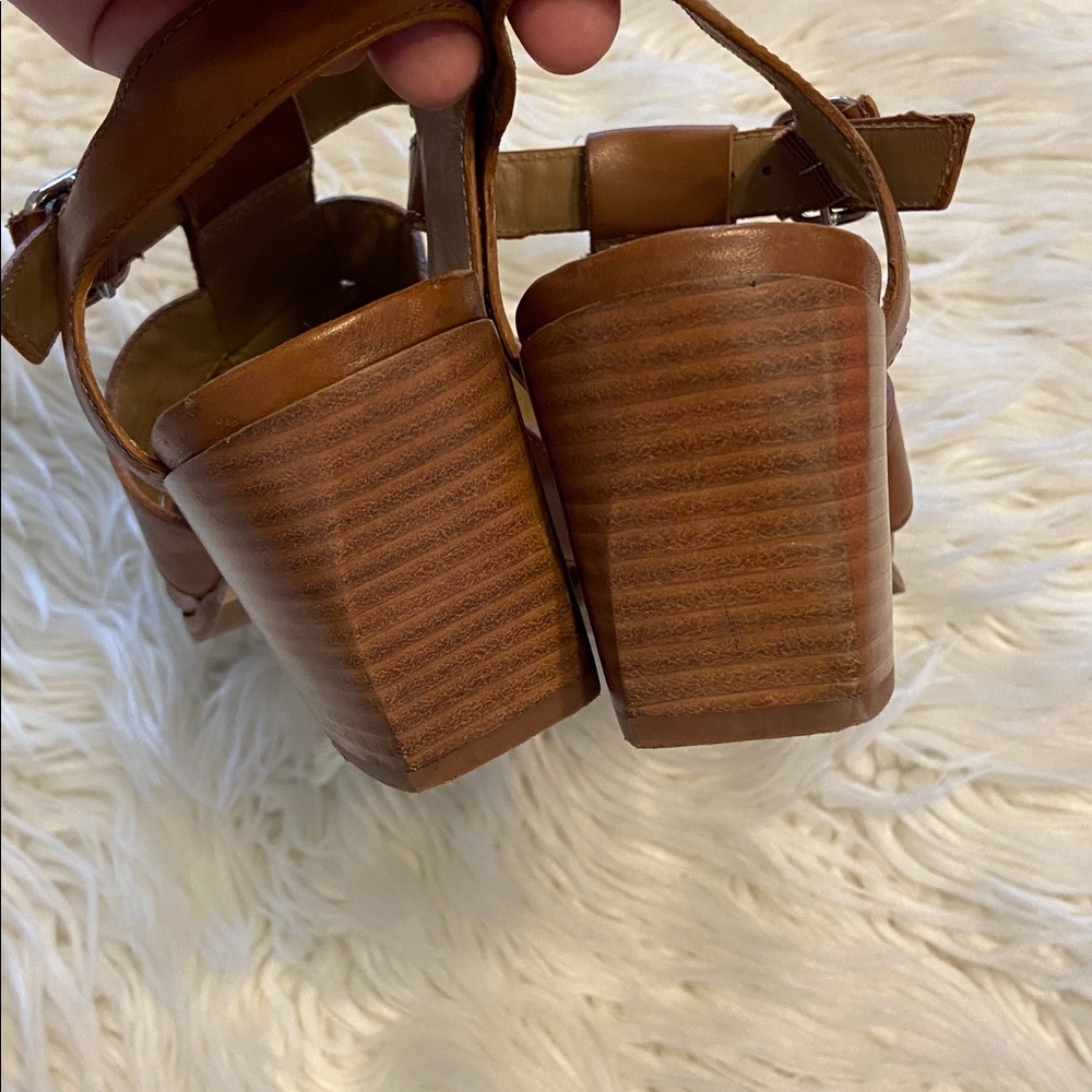 Bernardo Brown  Leather Block Heel Sandals size 7.5 excellent condition - Picture 11 of 12